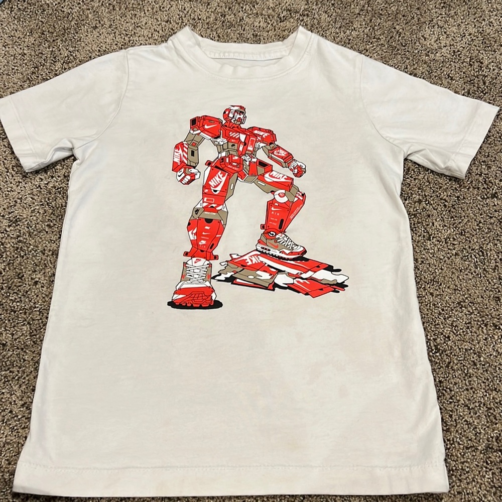 Nike boys tee size small